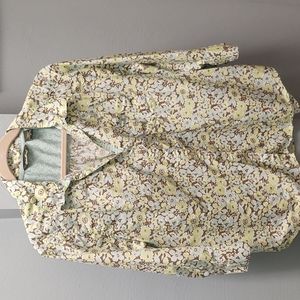 Ladies button down top 3/4 length sleeves